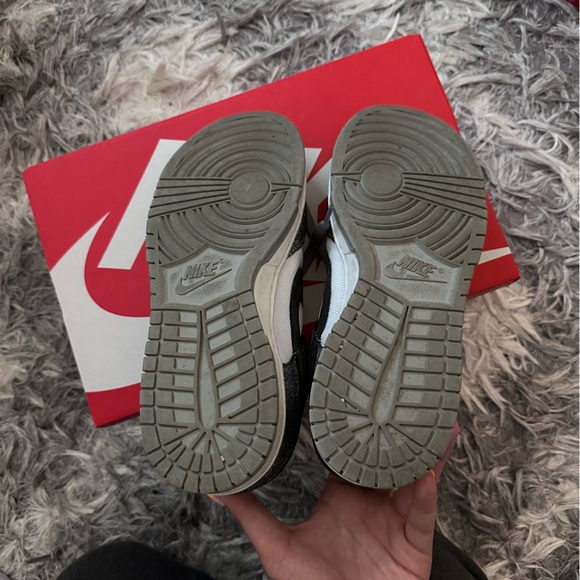 Nike Dunks - Picture 6 of 8